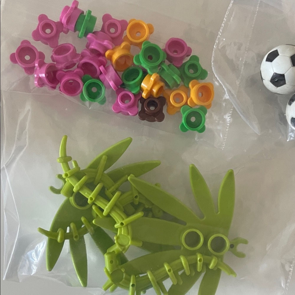 Assorted Lego Mixed Color Pieces - Picture 6 of 7